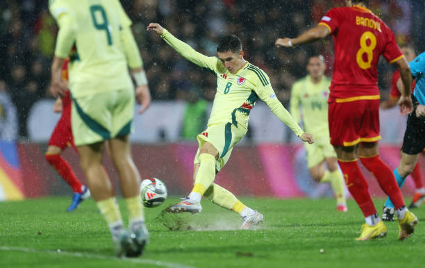 紅牌、黃牌、黑牌？盤點裁判罰球員出場的不同牌子