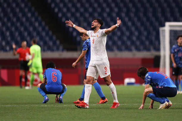 從新手到高手：實(shí)況足球8妖人球員選擇與培養(yǎng)技巧！