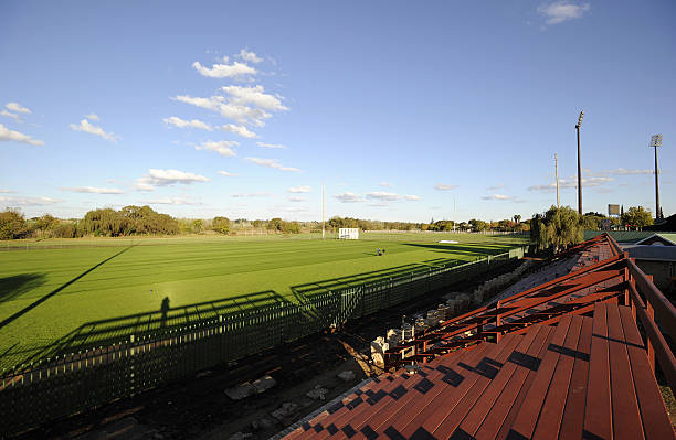籃球的肌肉碰撞VS足球的飛鏟對抗，哪個更具觀賞性？