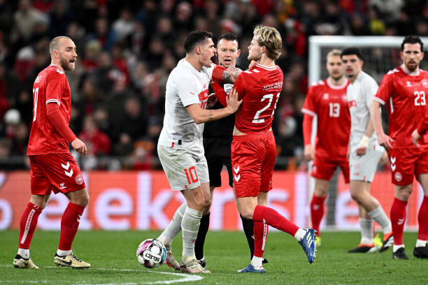 從J聯(lián)賽到世界杯：日本足球的經典背景音樂