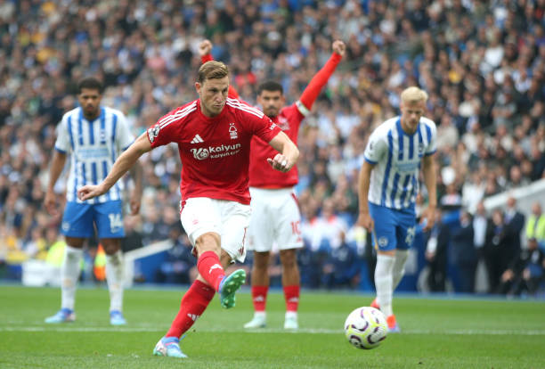 反越位大師的智慧：戰(zhàn)術(shù)思維與跑位藝術(shù)的完美結(jié)合