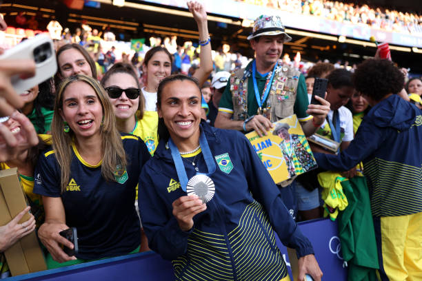 特別針對(duì)中國(guó)球迷，提供時(shí)區(qū)轉(zhuǎn)換后的友好時(shí)間