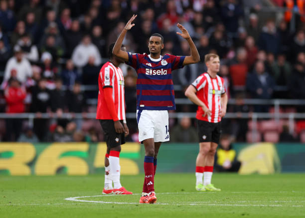 二年級(jí)看圖寫(xiě)話：足球比賽真有趣