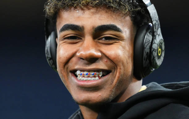 歐冠決賽前瞻：熱門球隊的比分預(yù)測與冠軍歸屬分析