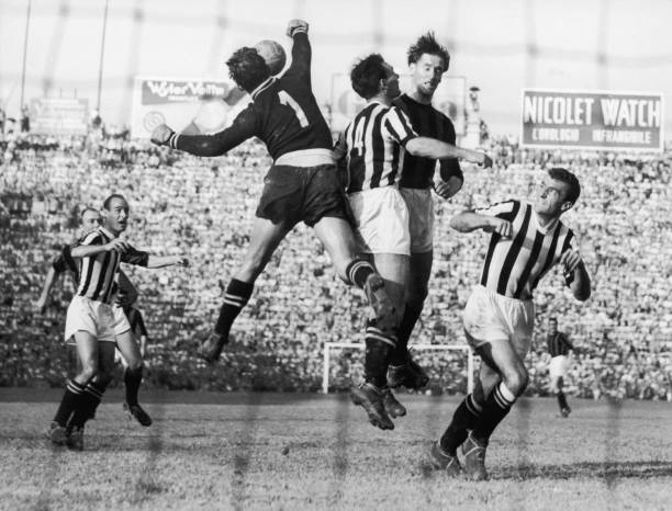 更專業(yè)的角度，分析他的盤帶、射門、跑位等足球技術(shù)