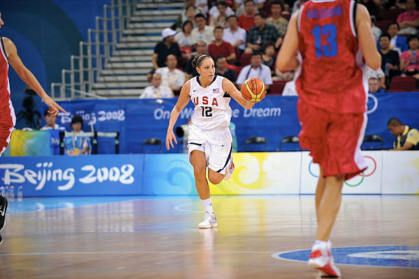 孫楊?yuàn)W運(yùn)金牌成就：中國(guó)游泳的里程碑式人物