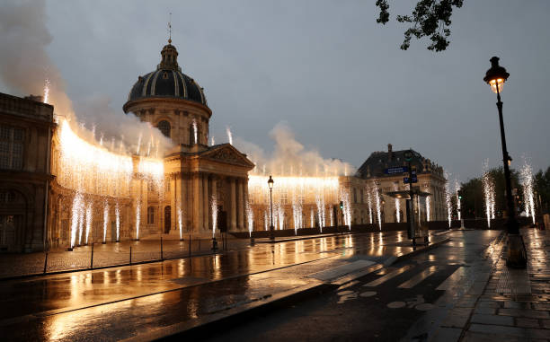 巴黎奧運會網球賽場：科貝爾與鄭欽文的戰(zhàn)術對決與勝負預測
