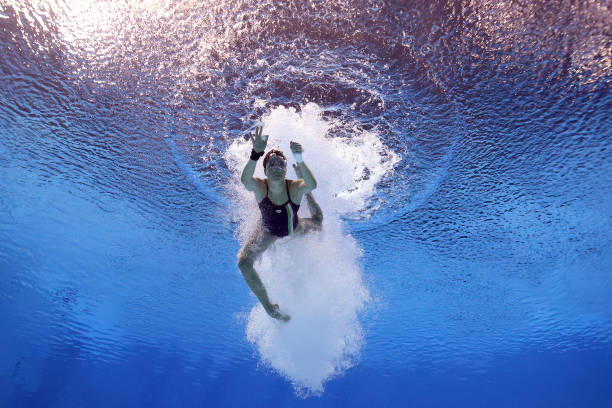 伏明霞丈夫的職業(yè)與家庭角色