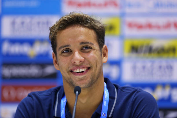 陳芋汐父母罕見曝光！一家三口溫馨合影首次公開