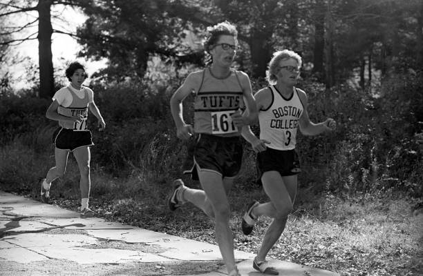 新手入門(mén)必看:跳遠(yuǎn)助跑基礎(chǔ)動(dòng)作分解教學(xué)與練習(xí)