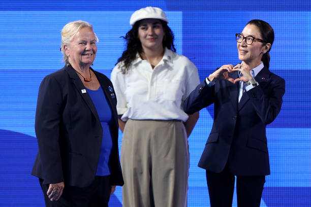 吳敏霞近期活動(dòng)盤(pán)點(diǎn)：公益、代言、家庭三不誤