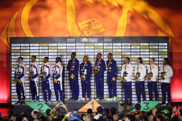 從起跑到?jīng)_刺：博爾特100米全程步數(shù)分解