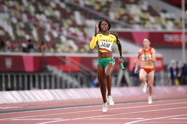 跳遠收腿動作與空中姿態(tài)控制的關(guān)系