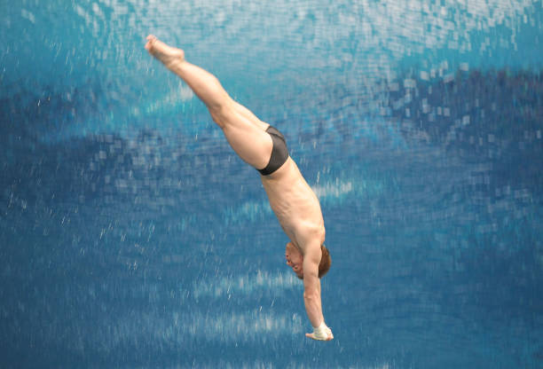 跳高世界紀(jì)錄的挑戰(zhàn)者：誰(shuí)最接近目前的多少米紀(jì)錄？