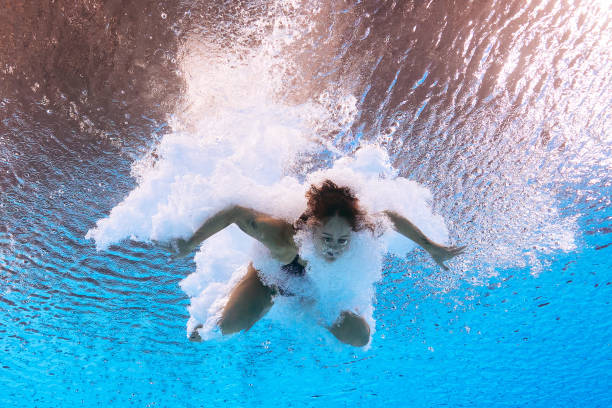 跳水傳奇伏明霞的退役年齡是多少？