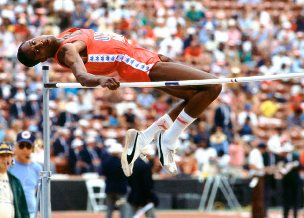 國內外跳遠等級標準對比：中國運動員如何達標？