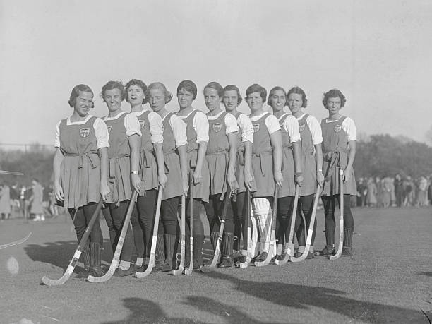 田徑中的徑賽和什么項(xiàng)目并列？