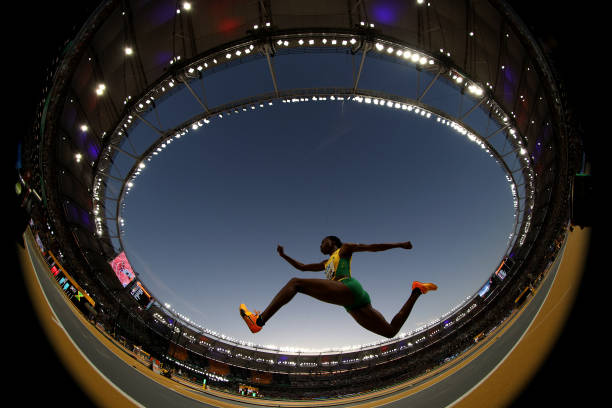 吳敏霞的美麗蛻變：從奧運(yùn)冠軍到時(shí)尚女神