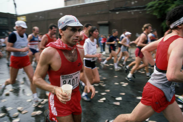 寧澤濤退役引發(fā)思考：運(yùn)動(dòng)員生涯的挑戰(zhàn)與抉擇