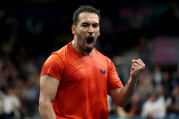 乒乓球案子尺寸科普：比賽用臺與家用臺的區(qū)別