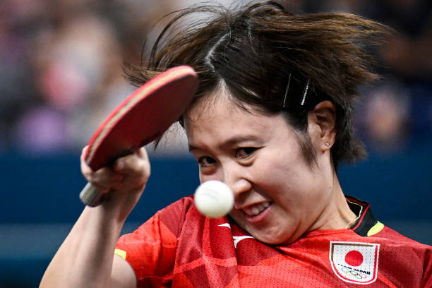 誰更厲害？看圖講述乒乓小選手的對決