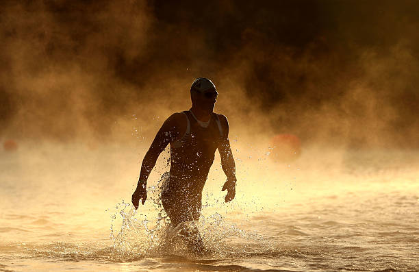 游泳姿勢精講視頻：標準動作分解與練習
