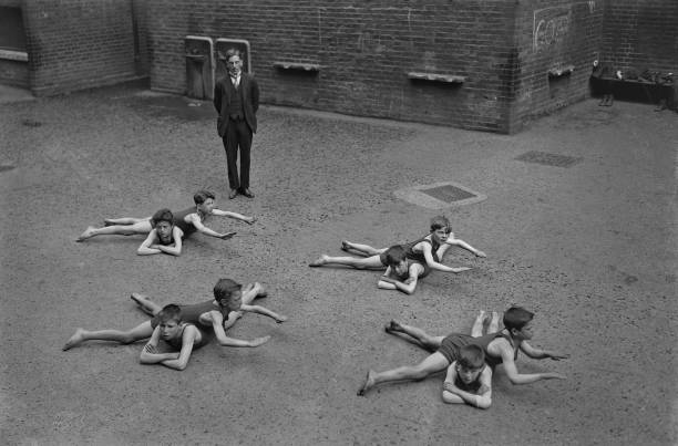 游泳等級劃分詳解：2023年業(yè)余標(biāo)準(zhǔn)表全解析