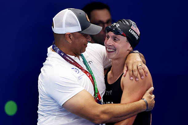 仰泳自學(xué)全攻略：姿勢(shì)、呼吸與節(jié)奏的完美結(jié)合