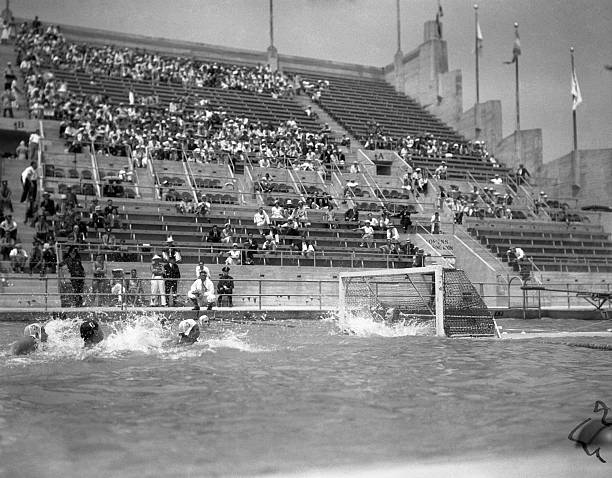游泳如何塑造青少年良好體態(tài)？教練親自示范