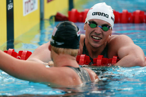 海邊游泳會感染新冠病毒嗎？專家這樣說