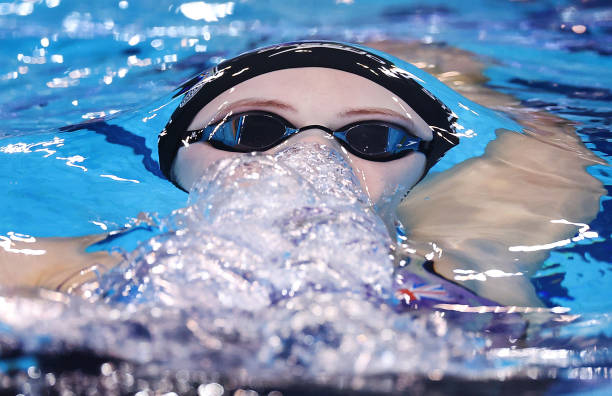 小學(xué)生游泳考試標(biāo)準(zhǔn)視頻：輕松掌握考試要點(diǎn)