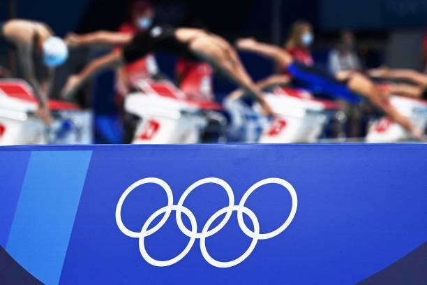 游泳轉(zhuǎn)身動(dòng)作慢動(dòng)作解析：一看就會(huì)