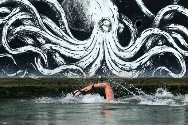 孩子們筆下游動(dòng)的精靈：兒童魚(yú)類(lèi)繪畫(huà)欣賞