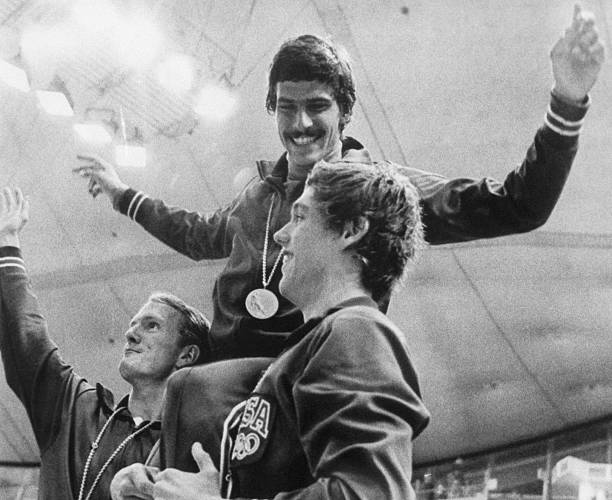 游泳翻轉(zhuǎn)蹬壁練習(xí)中的注意事項(xiàng)與安全提示