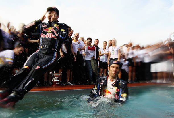 自由泳動作配合技巧：如何保持節(jié)奏與流暢性