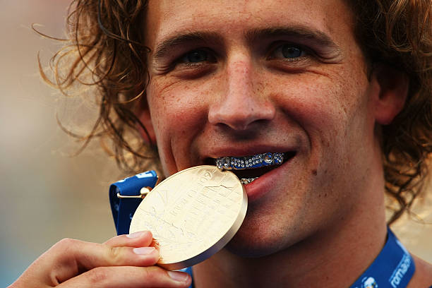 中國游泳接力奪冠視頻：激動(dòng)人心的最后一棒