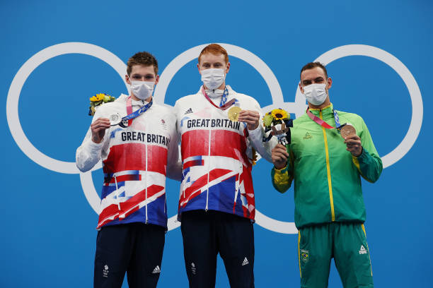 游泳比賽生存指南：別被浪打到就行