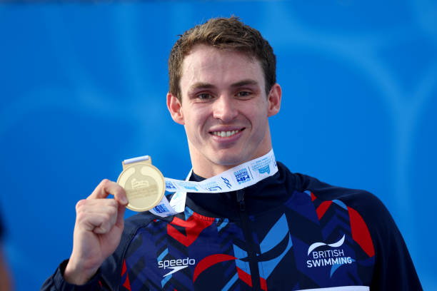 青少年游泳天才刷新100米自由泳紀錄