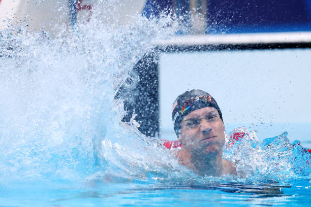 游泳池簡筆畫:從線條到細(xì)節(jié)的完整指南