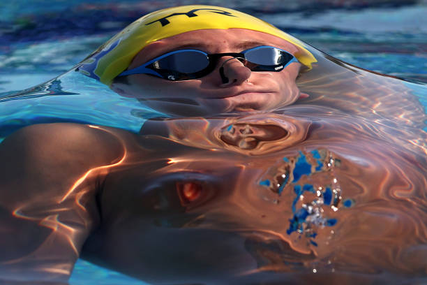 游泳池會傳播艾滋病毒嗎？科學(xué)解釋來了