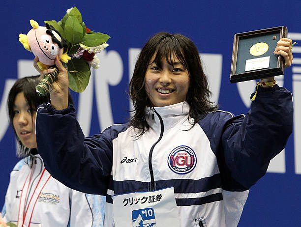 游泳隊(duì)帥哥的日常訓(xùn)練:汗水與榮耀并存