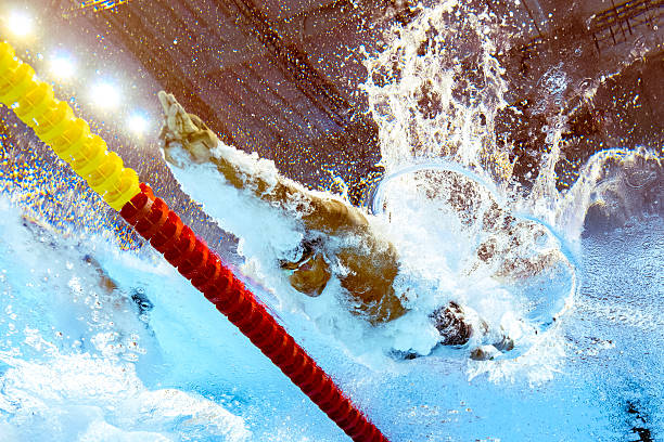 蛙泳十二字口訣詳解：游泳教練親授的實用技巧