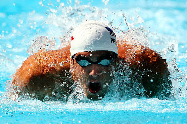 圖解游泳轉(zhuǎn)身：輕松學(xué)會(huì)自由泳、蛙泳的轉(zhuǎn)彎方法