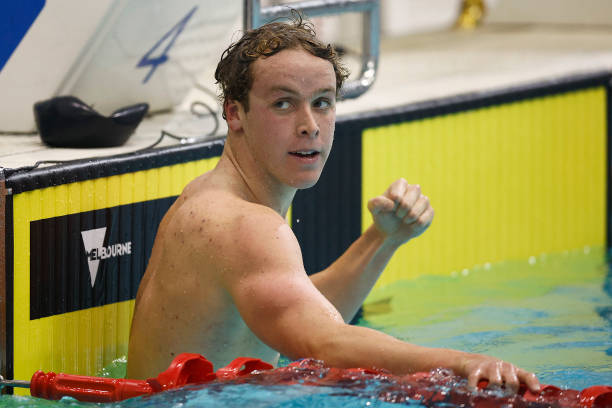 女子游泳二級(jí)標(biāo)準(zhǔn)與一級(jí)、三級(jí)標(biāo)準(zhǔn)的對(duì)比分析