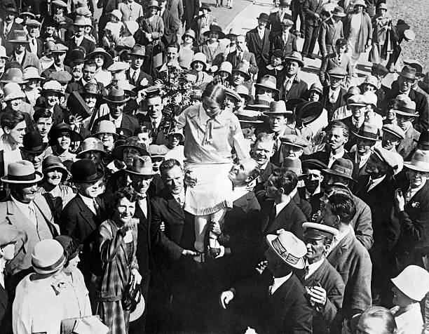 掌握仰泳呼吸節(jié)奏，輕松游得更遠