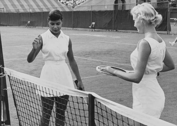 網(wǎng)球比賽30-40的比分下，發(fā)球方是誰？