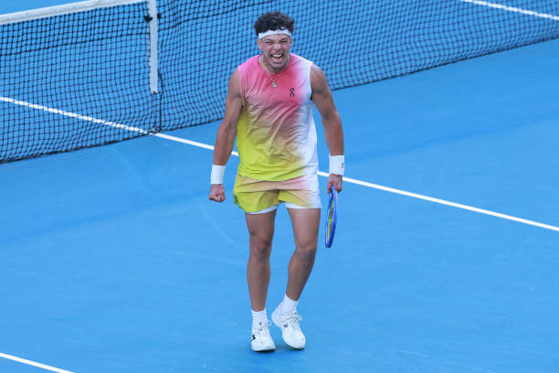 美網(wǎng)女單爆冷！衛(wèi)冕冠軍斯瓦泰克止步16強(qiáng)，黑馬選手創(chuàng)造歷史