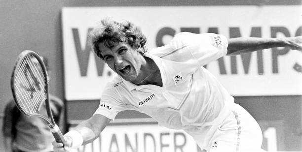 掌握網(wǎng)球ccja中的發(fā)球與接發(fā)球技巧