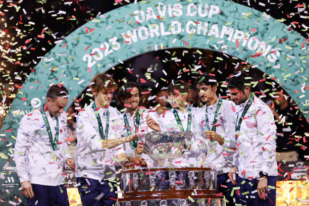 網(wǎng)球直播免費觀看直播在線鄭欽文：她的教練團(tuán)隊與訓(xùn)練日常