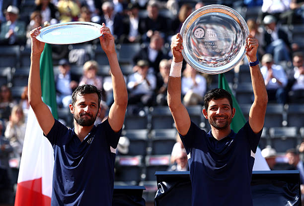 網(wǎng)球凌空抽球規(guī)則詳解：何時(shí)可以空中截?fù)簦?></a>
                        </div>
                        <div   id=